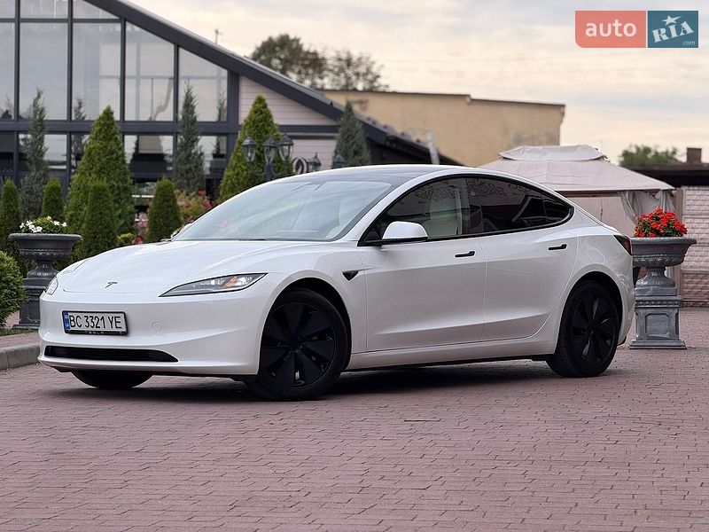 Седан Tesla Model 3 2025 в Стрые