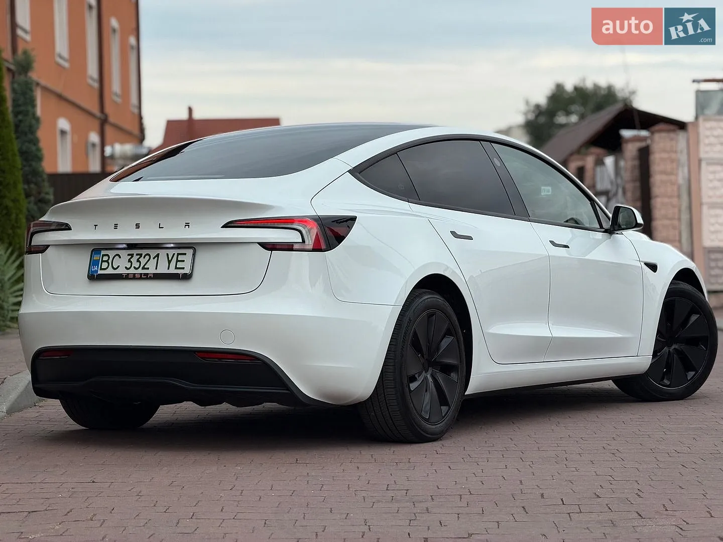 2025 Tesla Model 3 - мініатюра 18