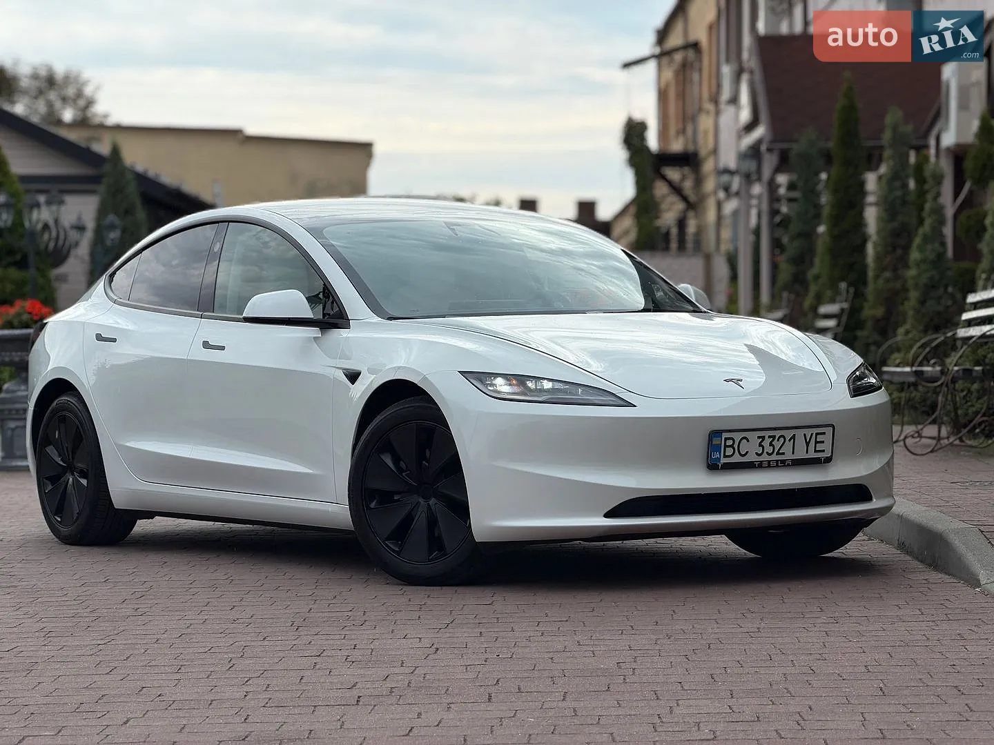 2025 Tesla Model 3 - мініатюра 24