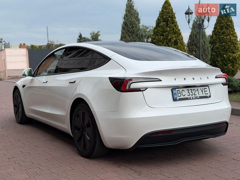 Седан Tesla Model 3 2025 в Стрые