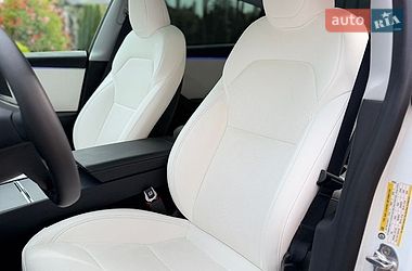 Седан Tesla Model 3 2025 в Стрые