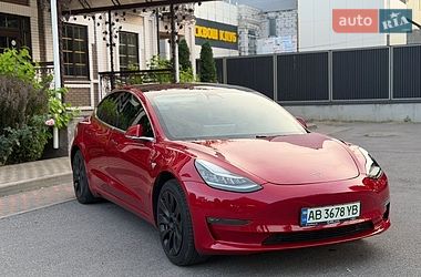 Седан Tesla Model 3 2018 в Виннице