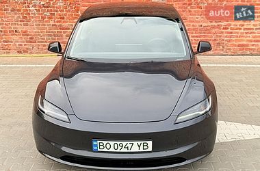 Седан Tesla Model 3 2024 в Тернополе