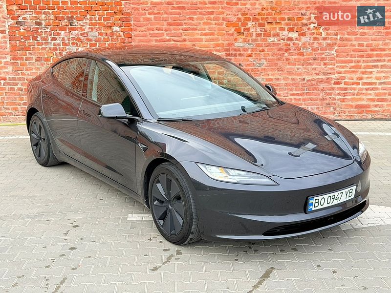 Седан Tesla Model 3 2024 в Тернополе