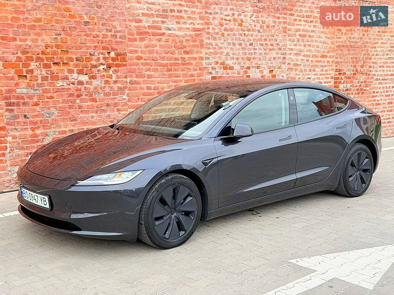 Седан Tesla Model 3 2024 в Тернополе