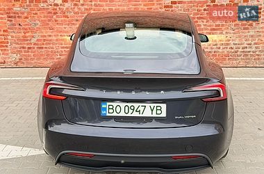 Седан Tesla Model 3 2024 в Тернополе