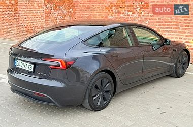 Седан Tesla Model 3 2024 в Тернополе