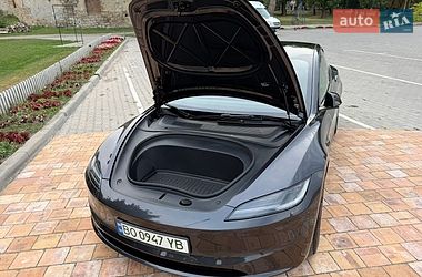 Седан Tesla Model 3 2024 в Тернополе
