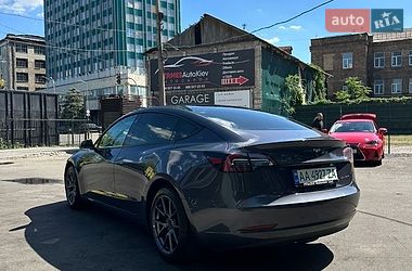 Седан Tesla Model 3 2021 в Києві