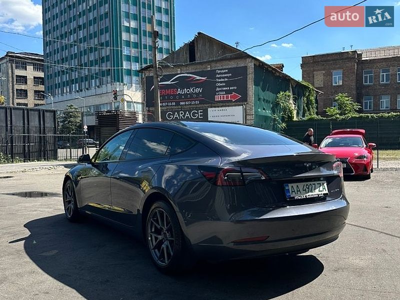 Седан Tesla Model 3 2021 в Києві