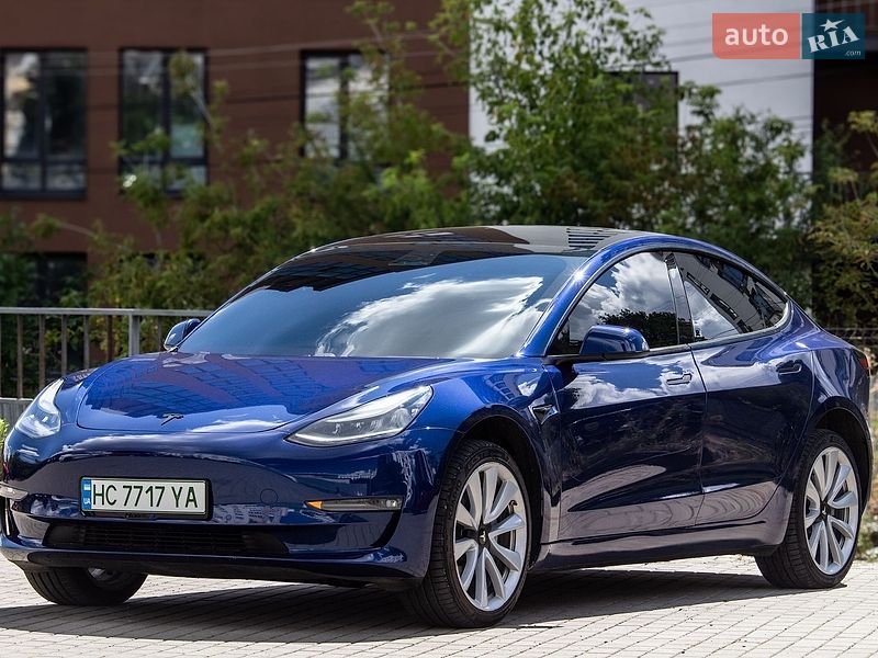 Седан Tesla Model 3 2020 в Львове
