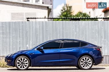Седан Tesla Model 3 2020 в Львове