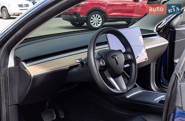 Седан Tesla Model 3 2020 в Львове