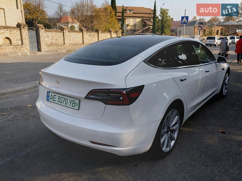 Седан Tesla Model 3 2020 в Києві
