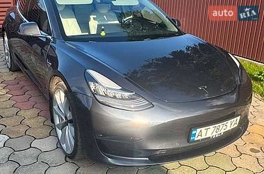 Седан Tesla Model 3 2018 в Коломиї