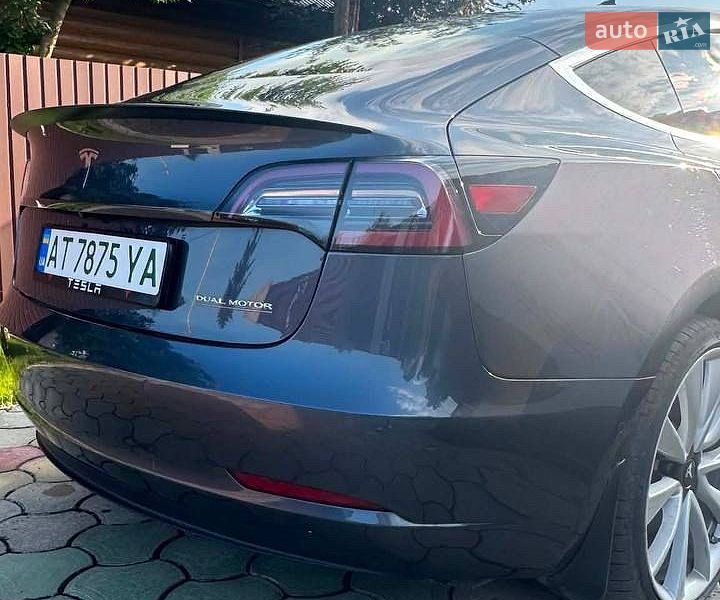 Седан Tesla Model 3 2018 в Коломые