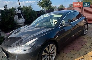 Седан Tesla Model 3 2018 в Коломиї