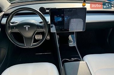 Седан Tesla Model 3 2018 в Коломиї