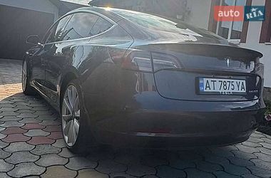 Седан Tesla Model 3 2018 в Коломиї