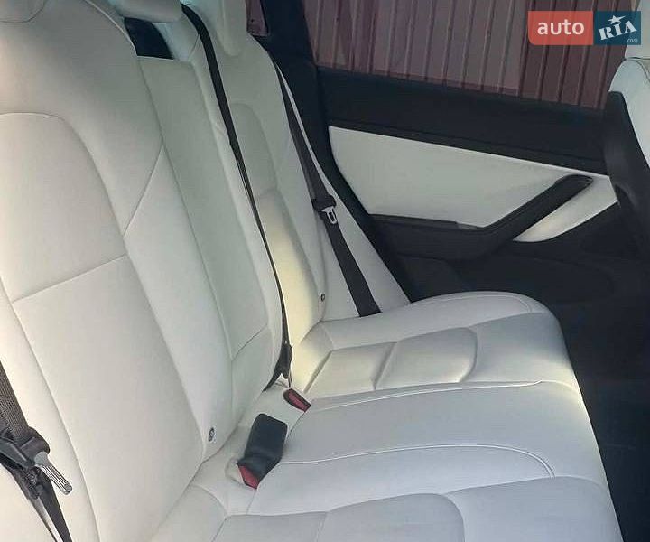 Седан Tesla Model 3 2018 в Коломиї