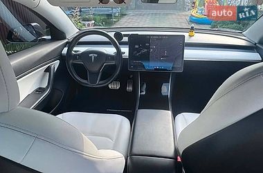 Седан Tesla Model 3 2018 в Коломые
