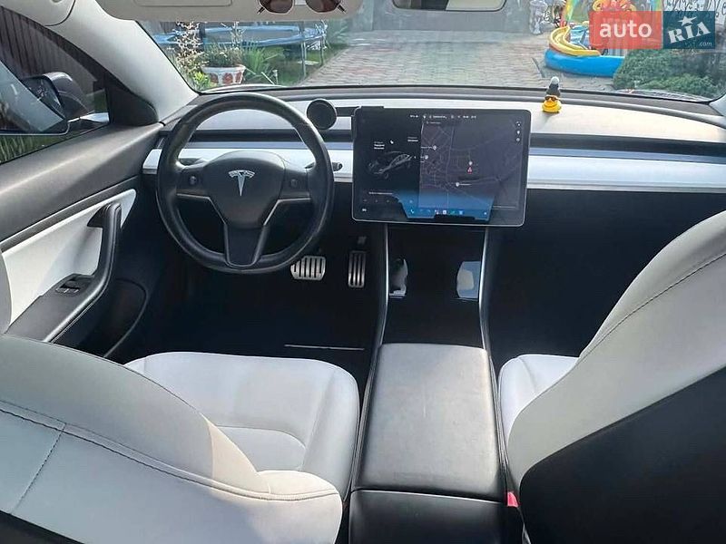 Седан Tesla Model 3 2018 в Коломые