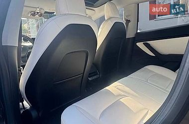 Седан Tesla Model 3 2018 в Коломиї