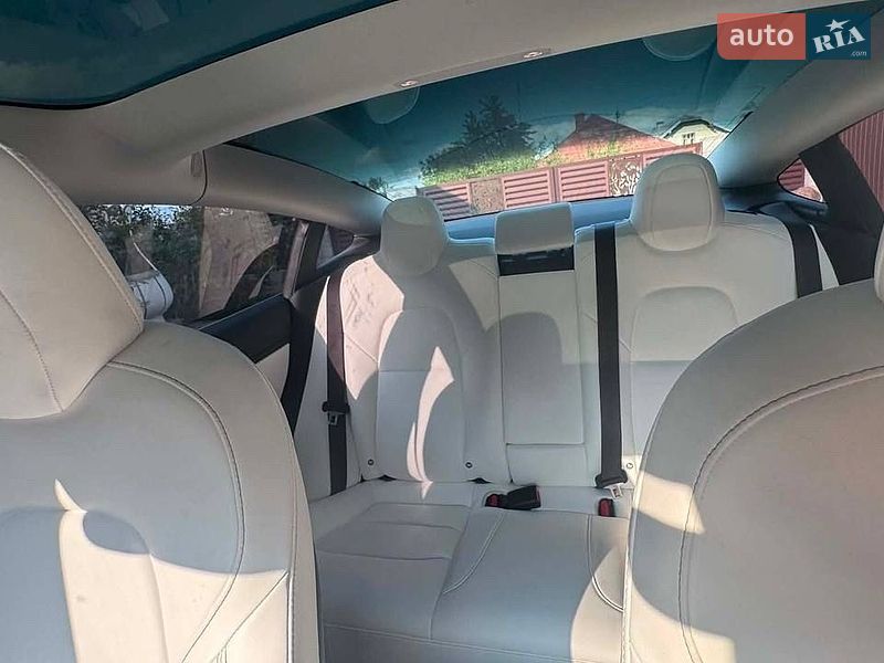 Седан Tesla Model 3 2018 в Коломиї