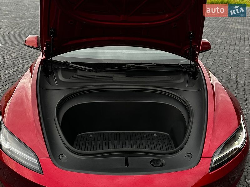 Седан Tesla Model 3 2026 в Чернівцях фото 7 Седан Tesla Model 3 2026 в Чернівцях