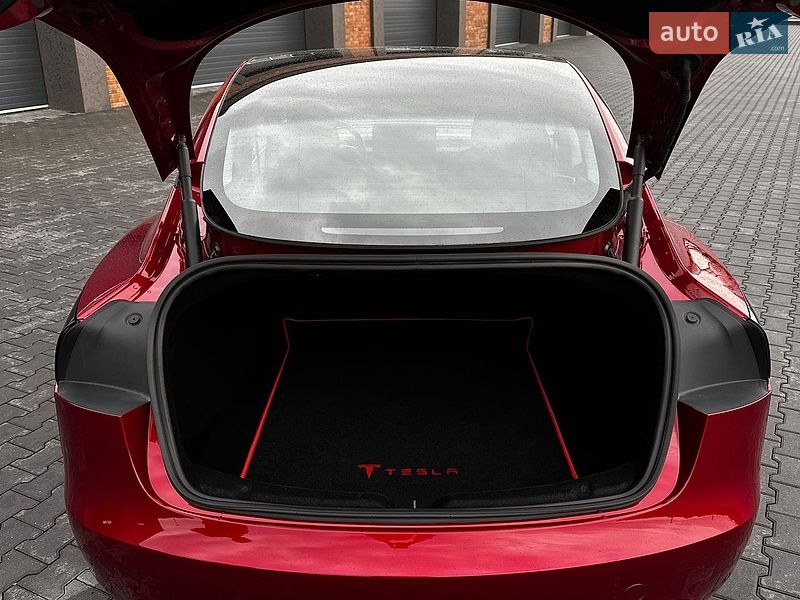Седан Tesla Model 3 2026 в Черновцах фото 12 Седан Tesla Model 3 2026 в Черновцах
