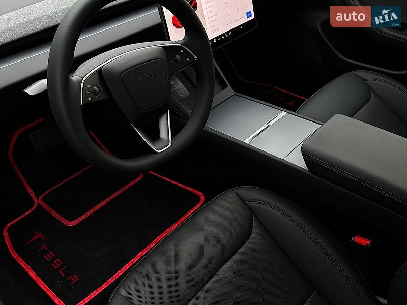 Седан Tesla Model 3 2026 в Чернівцях фото 13 Седан Tesla Model 3 2026 в Чернівцях