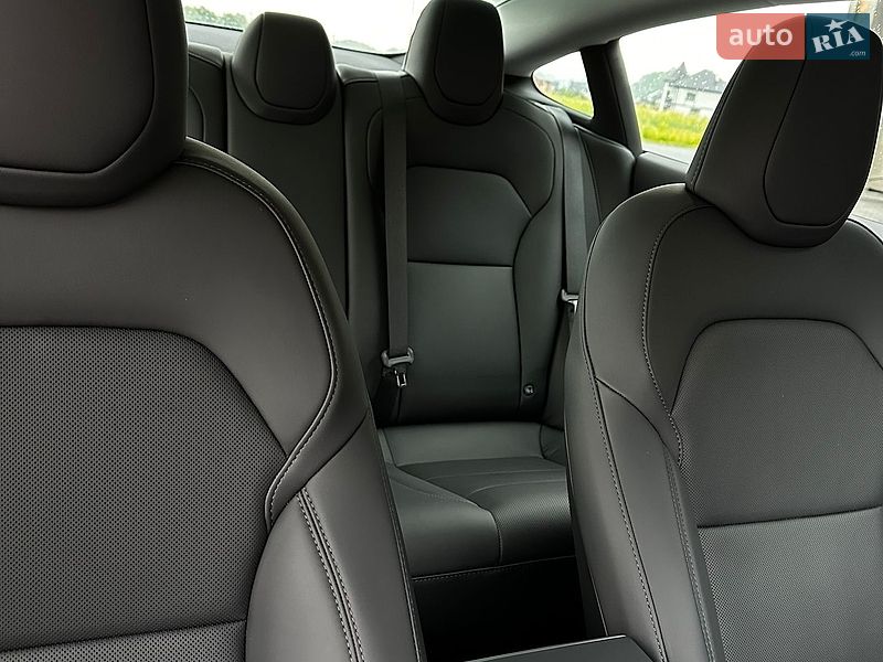 Седан Tesla Model 3 2026 в Чернівцях фото 17 Седан Tesla Model 3 2026 в Чернівцях