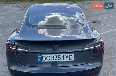 Седан Tesla Model 3 2018 в Львове