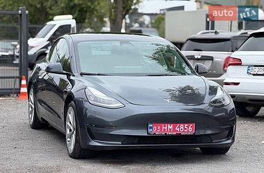 Седан Tesla Model 3 2022 в Львове