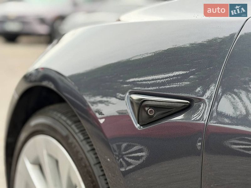 Седан Tesla Model 3 2022 в Львове