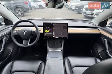 Седан Tesla Model 3 2022 в Львове