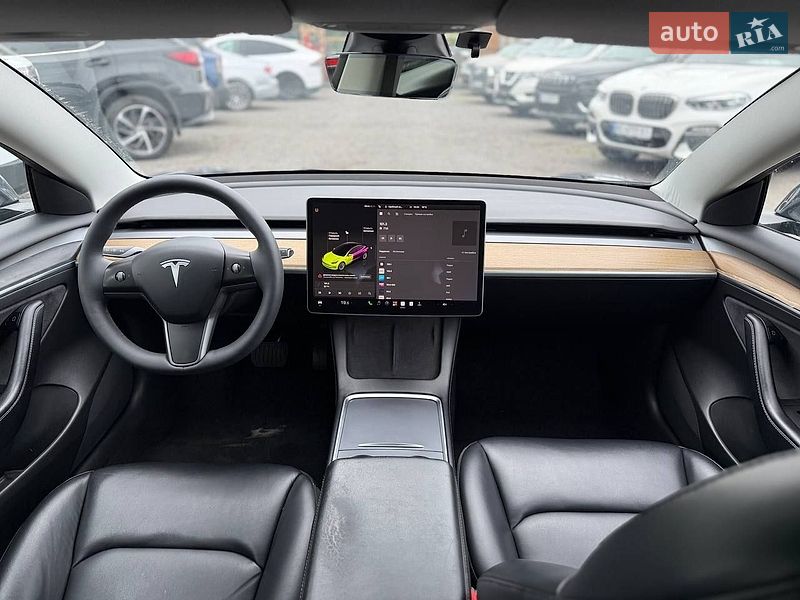 Седан Tesla Model 3 2022 в Львове