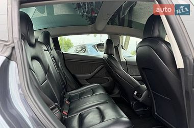 Седан Tesla Model 3 2022 в Львове