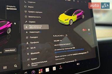 Седан Tesla Model 3 2022 в Львове