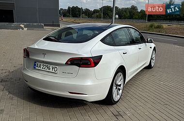 Седан Tesla Model 3 2021 в Киеве