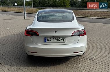Седан Tesla Model 3 2021 в Киеве