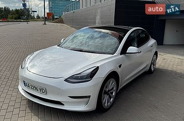 Седан Tesla Model 3 2021 в Киеве