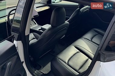 Седан Tesla Model 3 2021 в Киеве