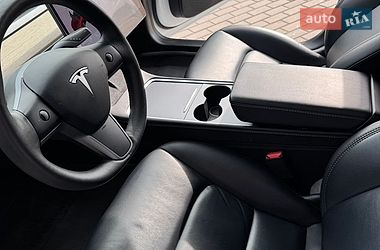 Седан Tesla Model 3 2021 в Киеве