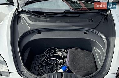 Седан Tesla Model 3 2021 в Киеве