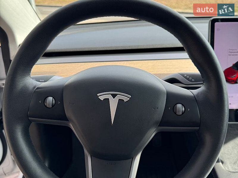Седан Tesla Model 3 2021 в Киеве