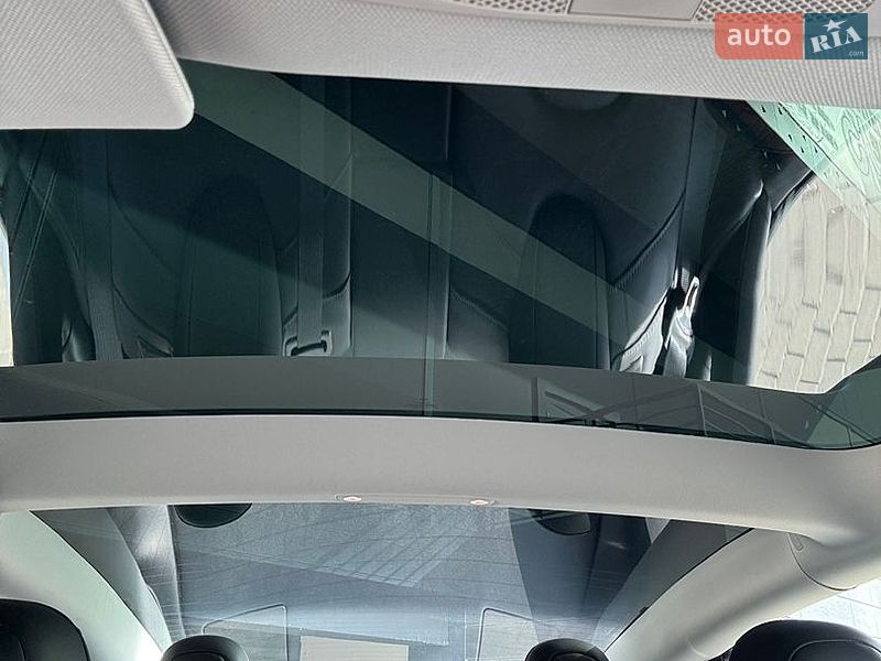 Седан Tesla Model 3 2021 в Киеве