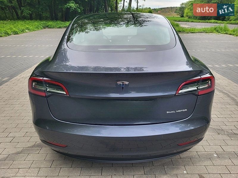 Седан Tesla Model 3 2021 в Киеве фото 5 Седан Tesla Model 3 2021 в Киеве