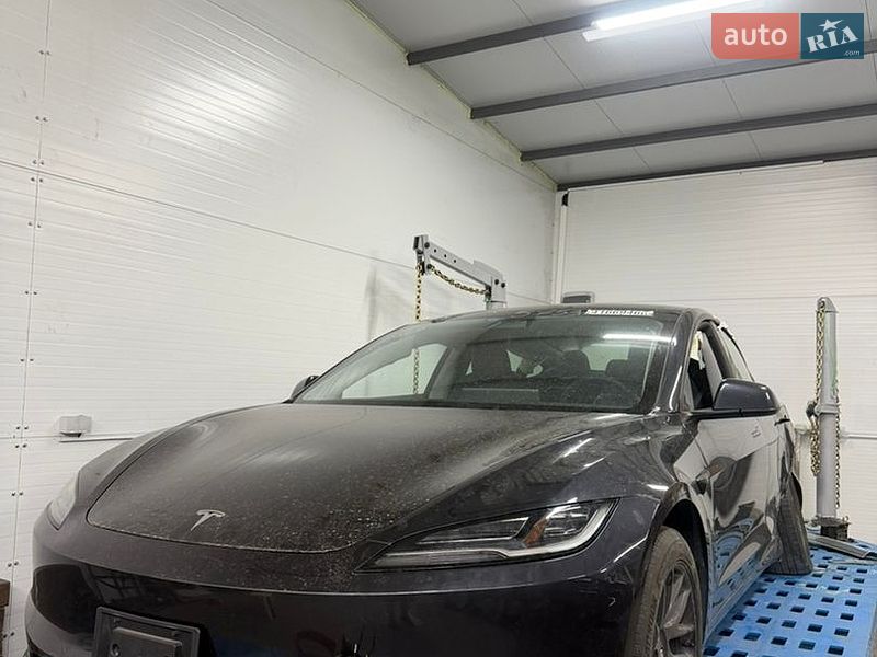 Седан Tesla Model 3 2025 в Києві фото 7 Седан Tesla Model 3 2025 в Києві