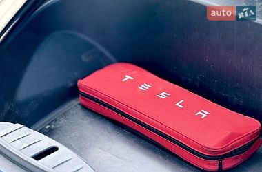 Седан Tesla Model 3 2019 в Киеве